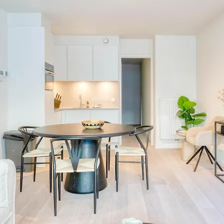 Apartament Cozy 5-person Near The In *